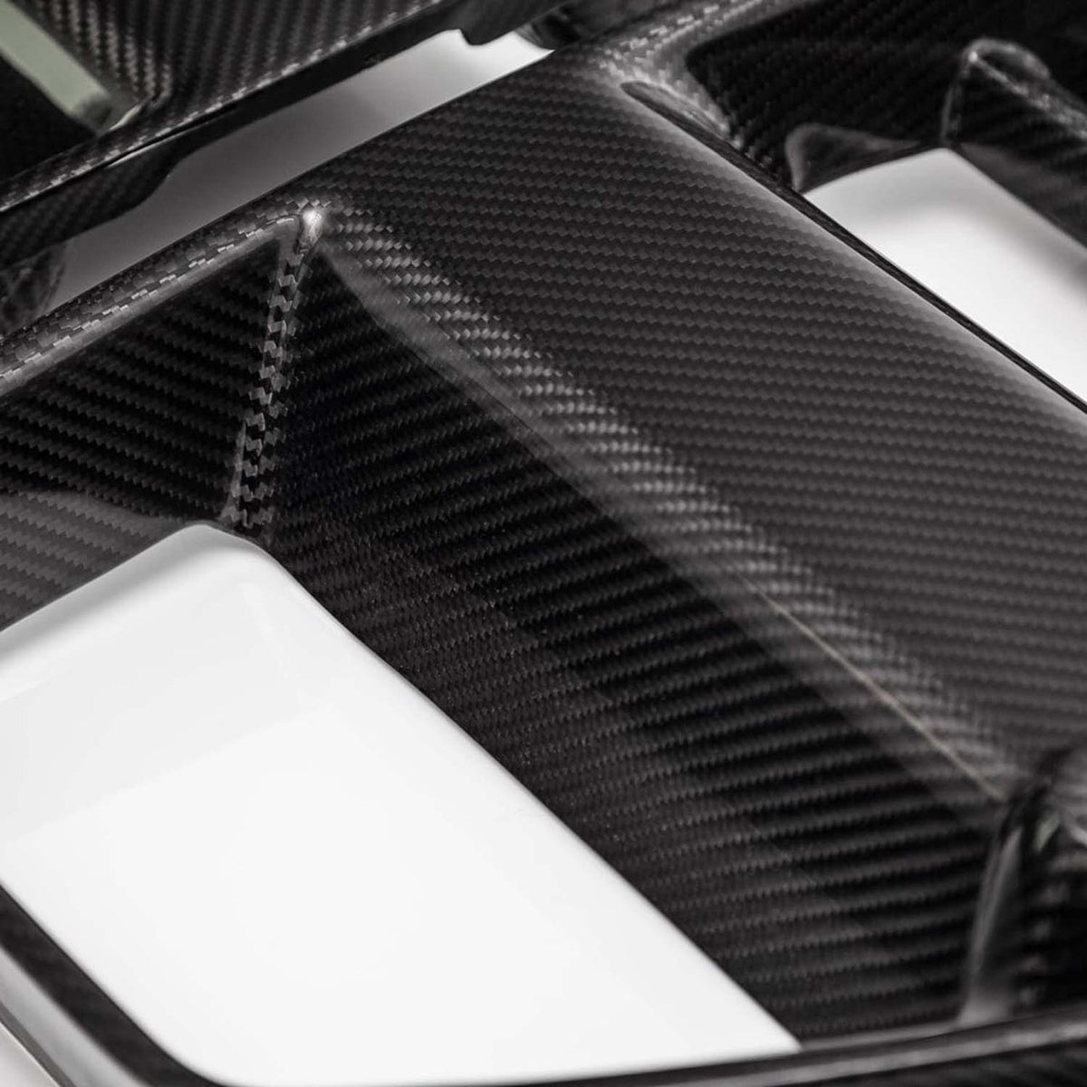 AlpineX Dynamics V Style Pre-preg Dry Carbon Fiber Grille For BMW G8X M3 M4